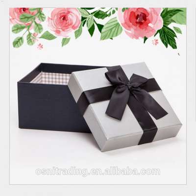 Customized gift packing box square cardboard perfume gift box with ribbon closure